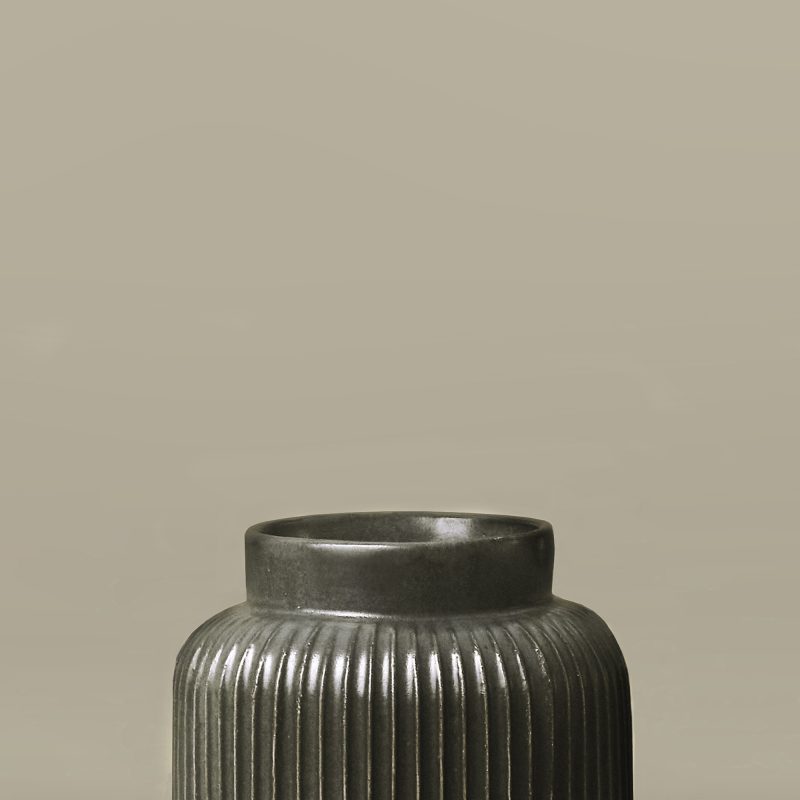 The Small Lutyens Vase In Slate - Image 3